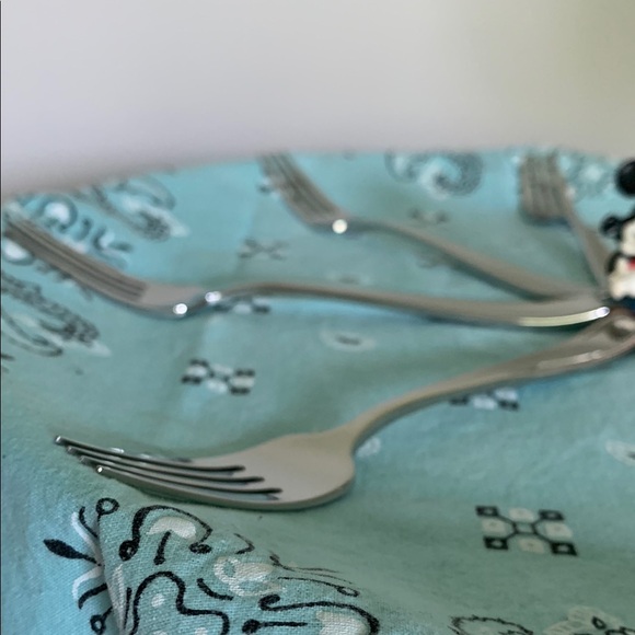 Oneida "Moda" pattern 18/10 NWOT Salad Forks Set/8 - Picture 9 of 12